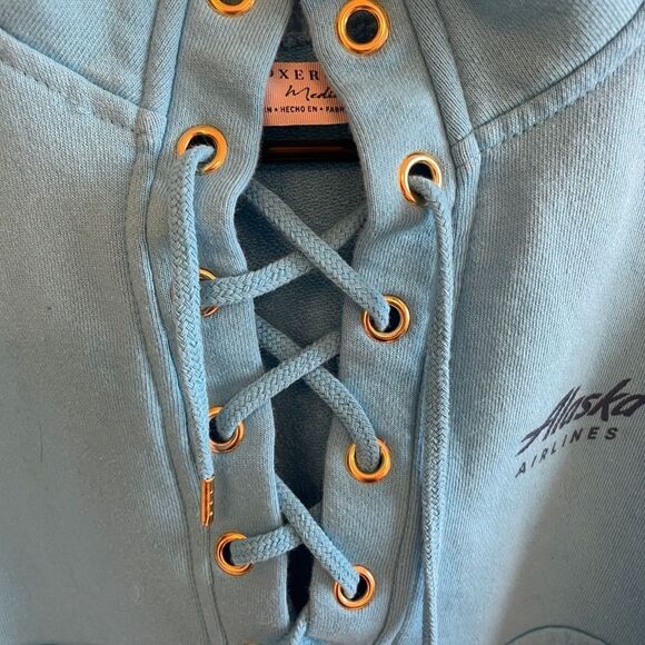 Ladies lace up grommet neck pullover sz M EUC - Picture 3 of 5